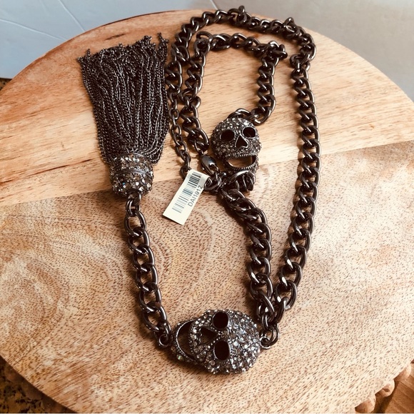 3 Pc Skull Halloween Jewelry Lot 2 Necklaces 1 Bracelet Some Imperfections - Picture 11 of 11